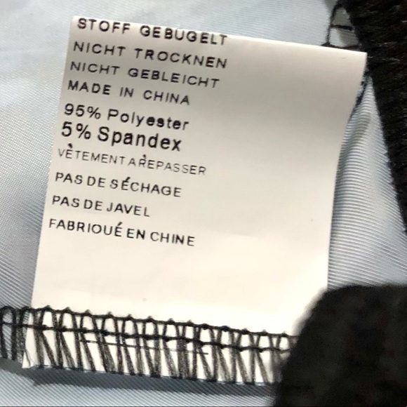 Meaner Lightweight Windbreaker with Hood Size Medium - Picture 12 of 13